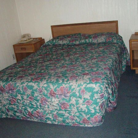 Rosemount Motel Bedford Room photo