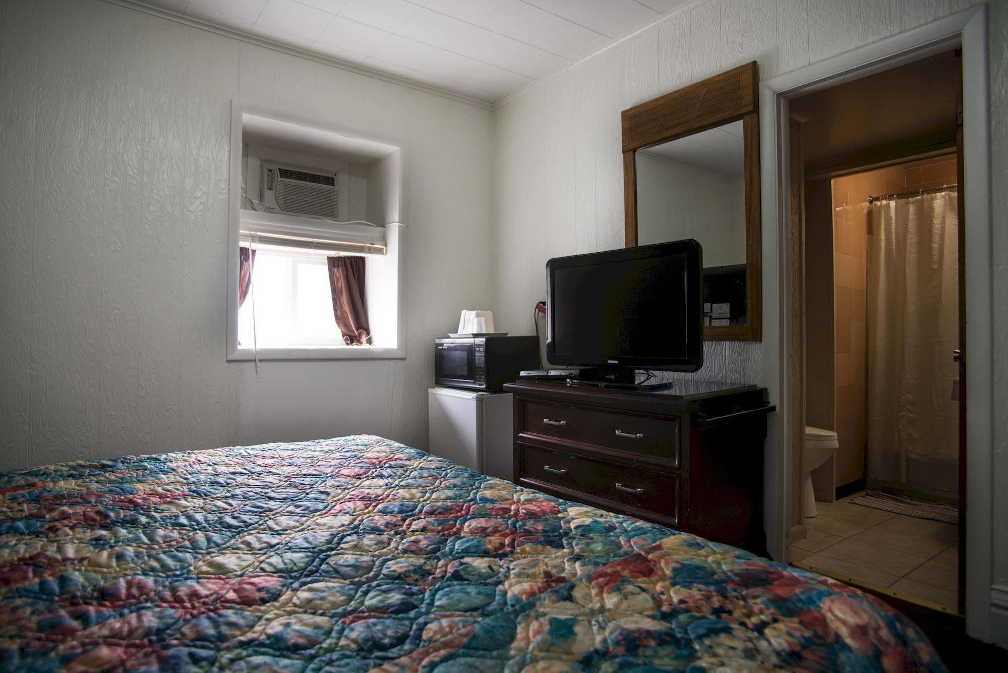 Rosemount Motel Bedford Exterior photo