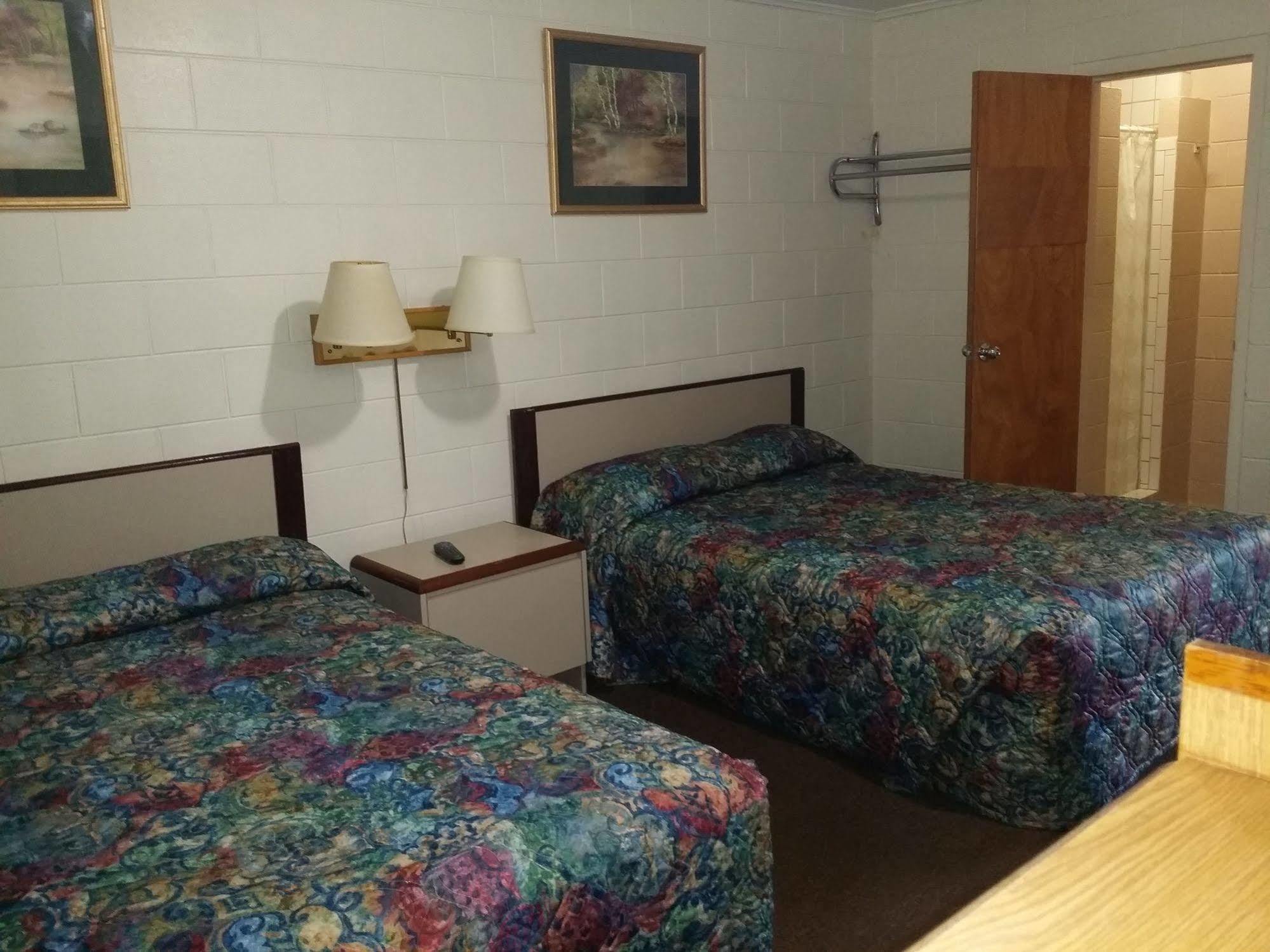 Rosemount Motel Bedford Exterior photo